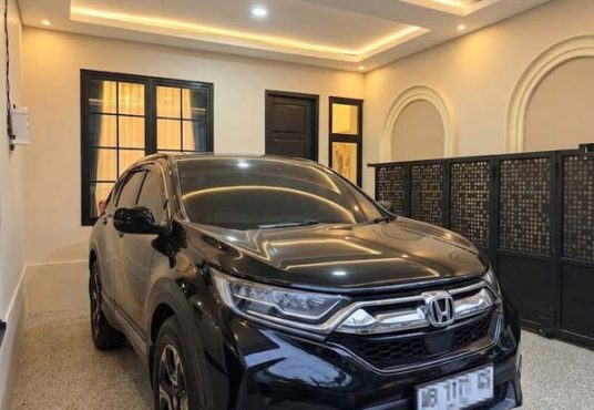 Rumah Mewah Desain Klasik Mediteran Modern Utara Jogja Bay