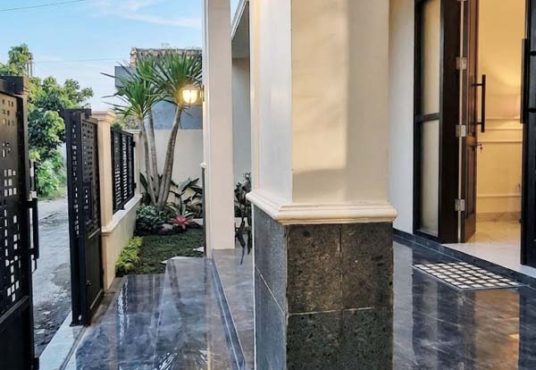 Rumah Mewah Desain Klasik Mediteran Modern Utara Jogja Bay