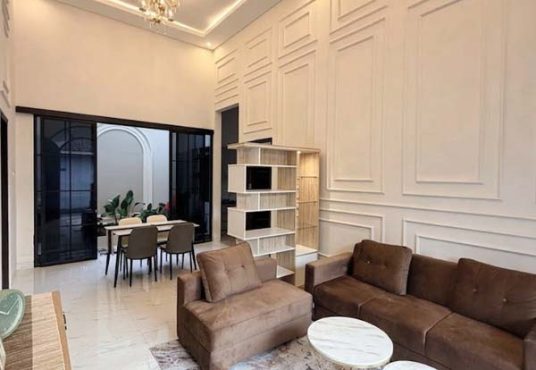 Rumah Mewah Desain Klasik Mediteran Modern Utara Jogja Bay
