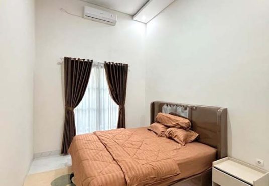 Rumah Mewah Desain Klasik Mediteran Modern Utara Jogja Bay