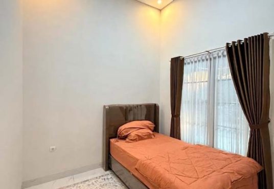 Rumah Mewah Desain Klasik Mediteran Modern Utara Jogja Bay