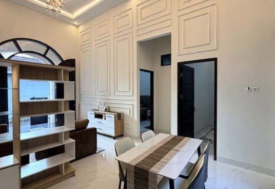 Rumah Mewah Desain Klasik Mediteran Modern Utara Jogja Bay