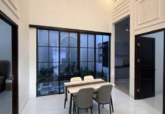 Rumah Mewah Desain Klasik Mediteran Modern Utara Jogja Bay