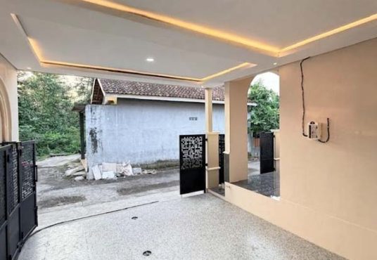 Rumah Mewah Desain Klasik Mediteran Modern Utara Jogja Bay