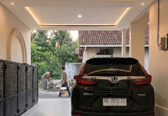 Rumah Mewah Desain Klasik Mediteran Modern Utara Jogja Bay