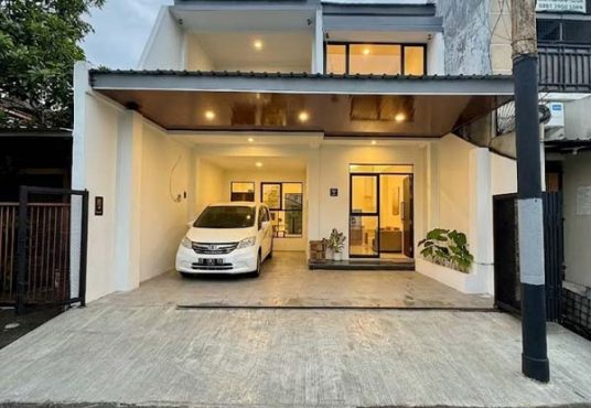 Rumah 2 lantai view sawah di Jalan Parangtritis KM 5 Bangunharjo Sewon Bantul