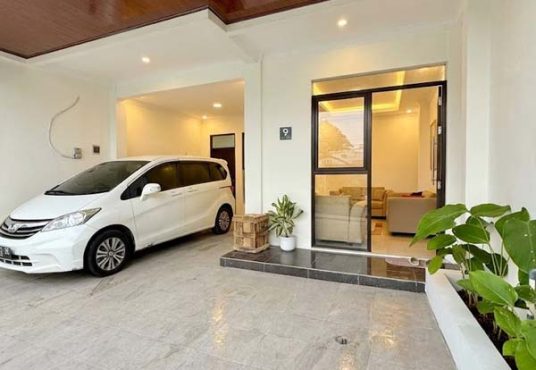Rumah 2 lantai view sawah di Jalan Parangtritis KM 5 Bangunharjo Sewon Bantul