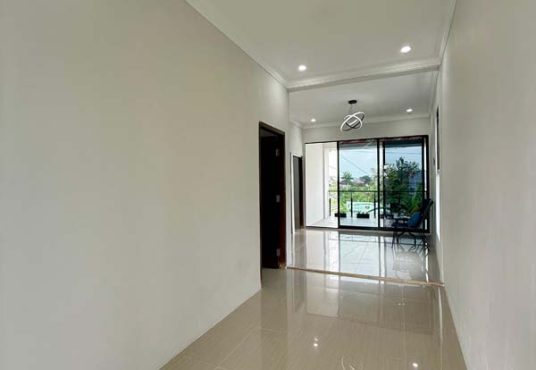 Rumah 2 lantai view sawah di Jalan Parangtritis KM 5 Bangunharjo Sewon Bantul