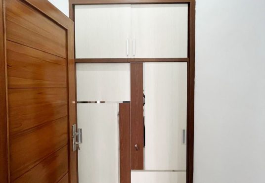 Rumah 2 lantai Semi Furnished Tanah Luas Tamanmartani dekat Exit Tol Purwomartani