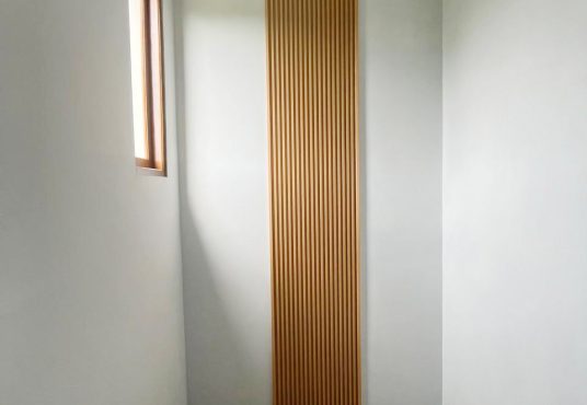 Rumah 2 lantai Semi Furnished Tanah Luas Tamanmartani dekat Exit Tol Purwomartani