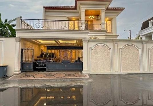 Rumah Villa Mewah Classic Mediteran dekat Tugu Jogja