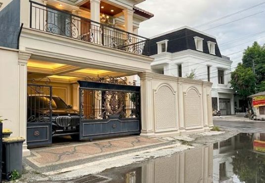 Rumah Villa Mewah Classic Mediteran dekat Tugu Jogja