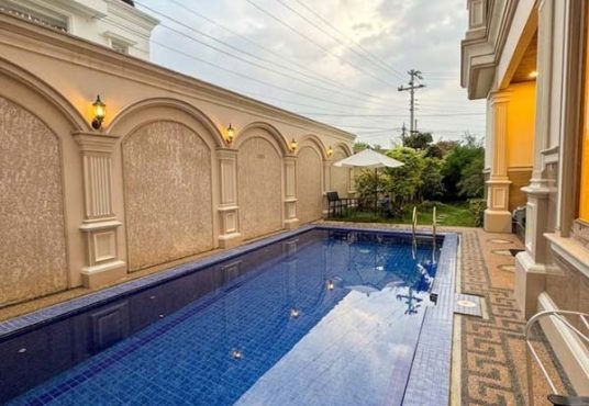 Rumah Villa Mewah Classic Mediteran dekat Tugu Jogja