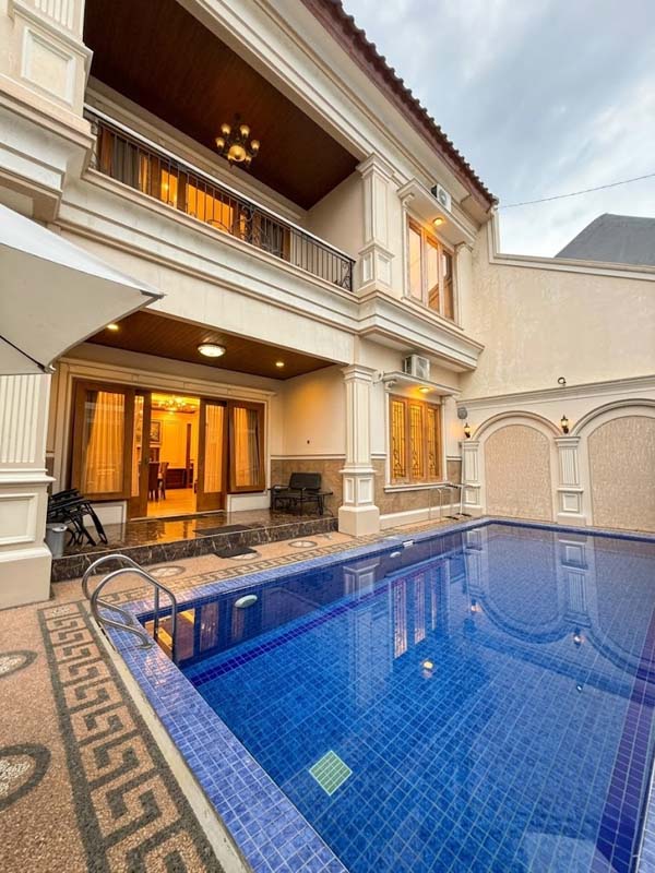 Villa Mewah Dekat Tugu Jogja