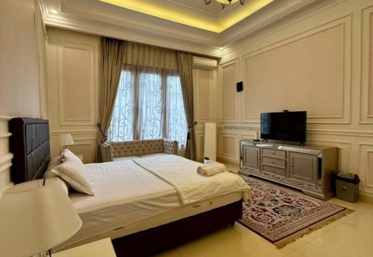 Rumah Villa Mewah Classic Mediteran dekat Tugu Jogja