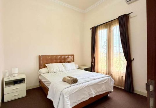 Rumah Villa Mewah Classic Mediteran dekat Tugu Jogja