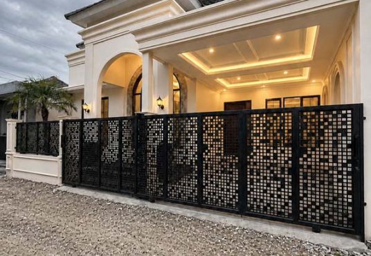 Rumah Mewah Desain Klasik Mediteran Modern Utara Jogja Bay