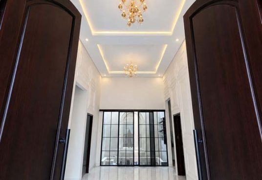 Rumah Mewah Desain Klasik Mediteran Modern Utara Jogja Bay