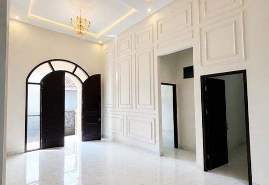 Rumah Mewah Desain Klasik Mediteran Modern Utara Jogja Bay