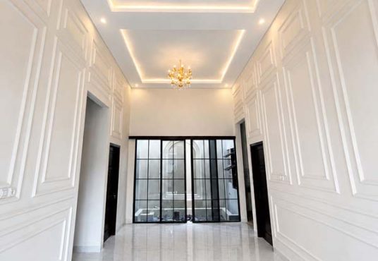 Rumah Mewah Desain Klasik Mediteran Modern Utara Jogja Bay