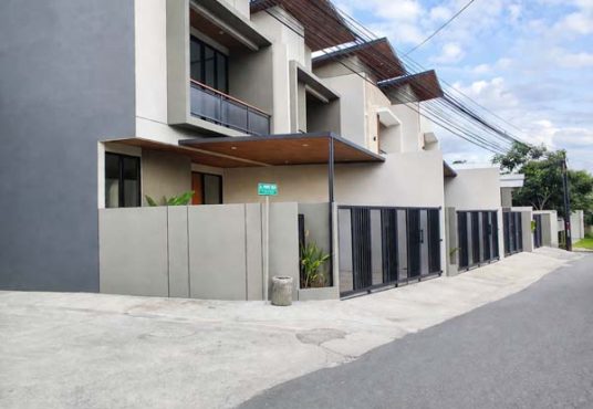 Rumah Baru 2Lantai Kontemporer Jakal km 13 Dekat Kampus UII