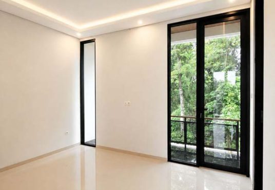 Rumah Baru 2Lantai Kontemporer Jakal km 13 Dekat Kampus UII
