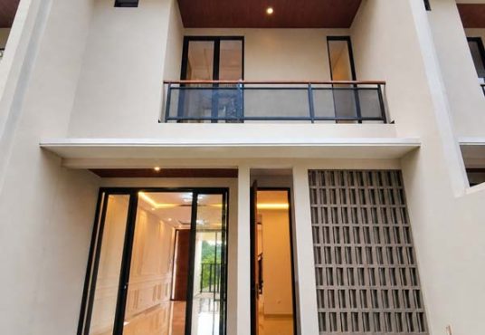 Rumah Baru 2Lantai Kontemporer Jakal km 13 Dekat Kampus UII