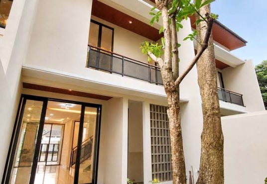 Rumah Baru 2Lantai Kontemporer Jakal km 13 Dekat Kampus UII