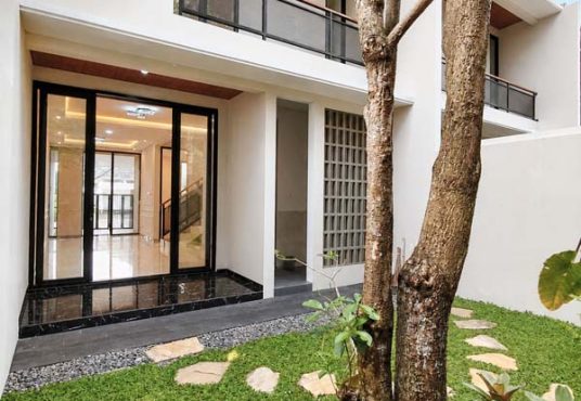 Rumah Baru 2Lantai Kontemporer Jakal km 13 Dekat Kampus UII