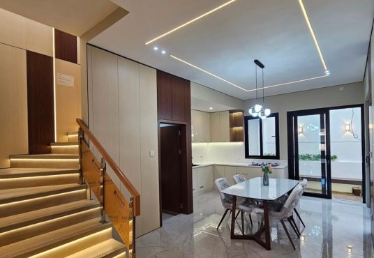Bumi Sentosa 2 - Dijual Rumah 2 Lantai Baru Full Furnished Dekat SD Model