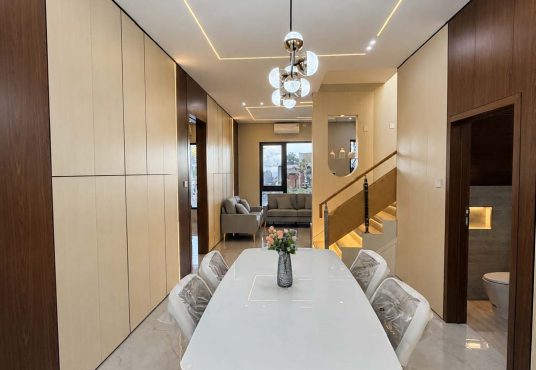Bumi Sentosa 2 - Dijual Rumah 2 Lantai Baru Full Furnished Dekat SD Model
