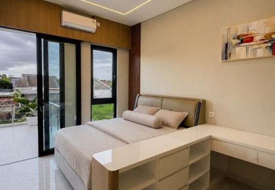 Bumi Sentosa 2 - Dijual Rumah 2 Lantai Baru Full Furnished Dekat SD Model