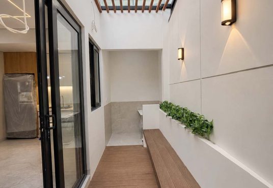Bumi Sentosa 2 - Dijual Rumah 2 Lantai Baru Full Furnished Dekat SD Model