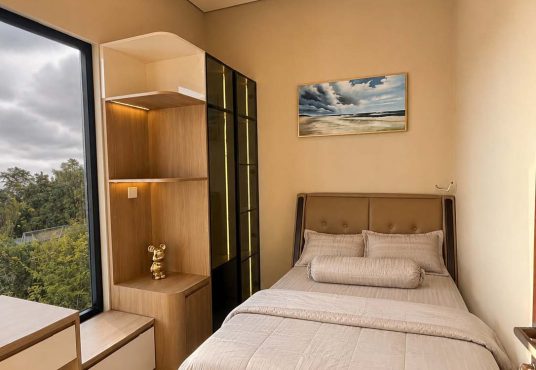 Bumi Sentosa 2 - Dijual Rumah 2 Lantai Baru Full Furnished Dekat SD Model