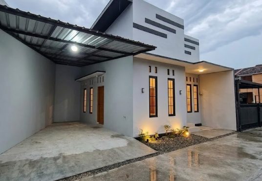 Rumah baru minimalis modern siap huni di Perumahan Citra Wedomartani