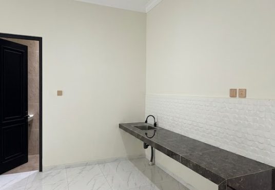Rumah Baru Mewah American Classic Modern 2 Lantai di Tajem Wedomartani