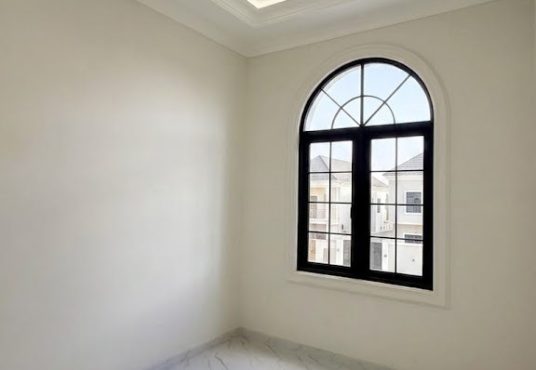 Rumah Baru Mewah American Classic Modern 2 Lantai di Tajem Wedomartani
