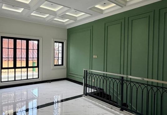 Rumah Baru Mewah American Classic Modern 2 Lantai di Tajem Wedomartani