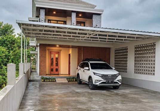 Rumah 2 Lantai Siap Huni Lingkungan Cluster Unit Pojok di Potorono