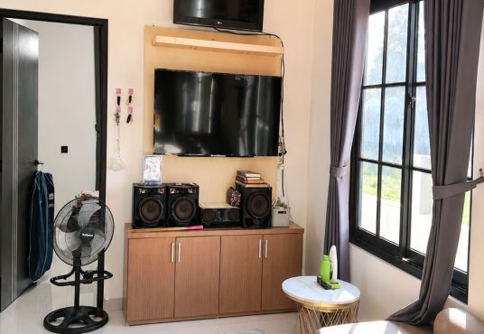 Rumah 2 Lantai Siap Huni Lingkungan Cluster Unit Pojok di Potorono