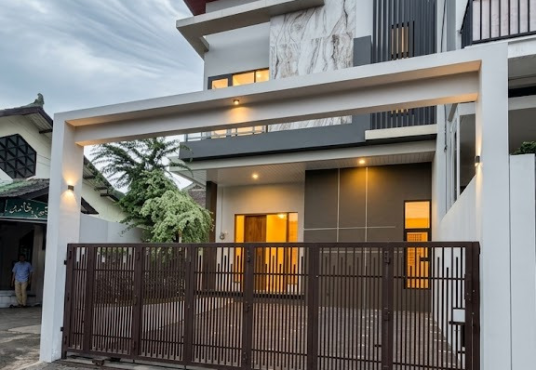 Rumah Premium 2 Lantai Semi Furnished di Jalan Kaliurang Km 7 Dekat UGM