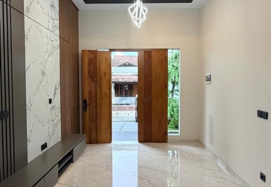 Rumah Premium 2 Lantai Semi Furnished di Jalan Kaliurang Km 7 Dekat UGM