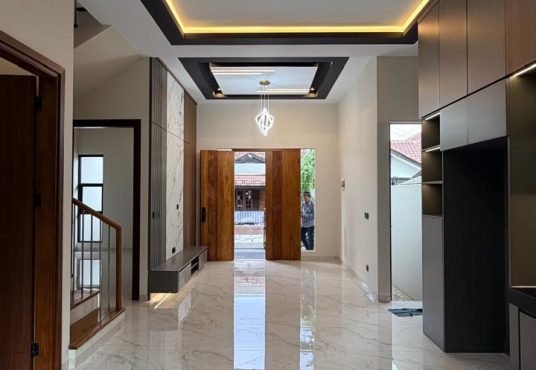 Rumah Premium 2 Lantai Semi Furnished di Jalan Kaliurang Km 7 Dekat UGM