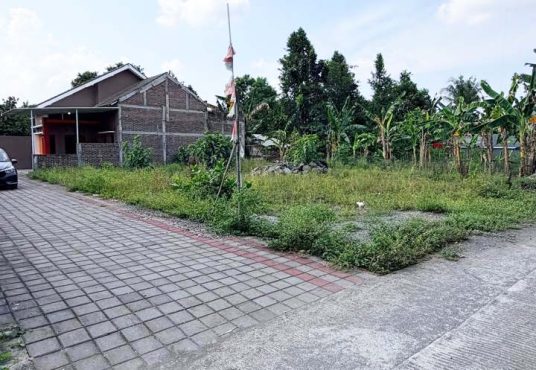 Tanah Cantik SHM Pekarangan dalam Cluster 4 Unit di Cebongan Sleman