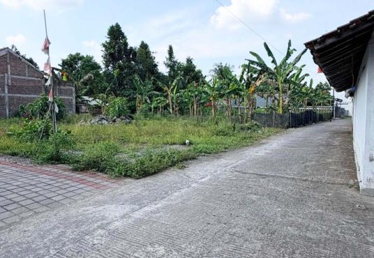 Tanah Cantik SHM Pekarangan dalam Cluster 4 Unit di Cebongan Sleman