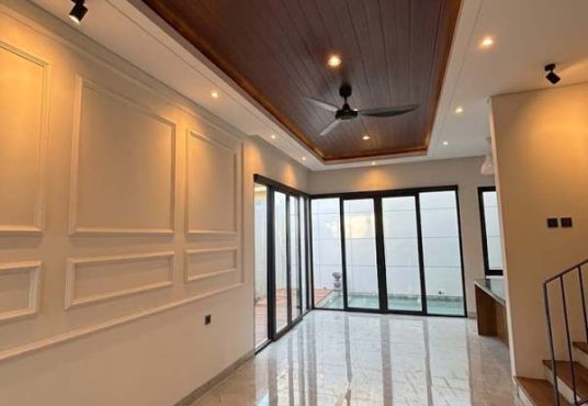 Rumah Modern Kontemporer 2 Lantai Lingkungan Premium dekat Hotel Hyatt