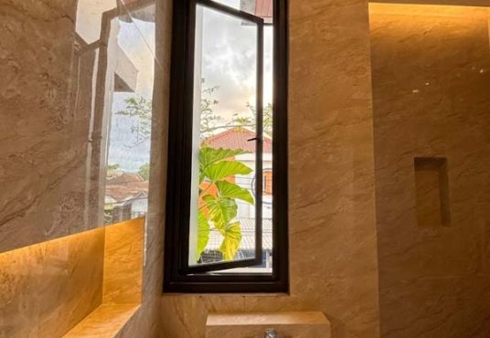 Rumah Modern Kontemporer 2 Lantai Lingkungan Premium dekat Hotel Hyatt