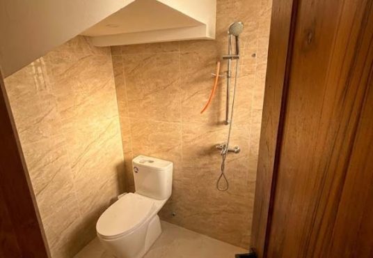 Rumah Modern Kontemporer 2 Lantai Lingkungan Premium dekat Hotel Hyatt