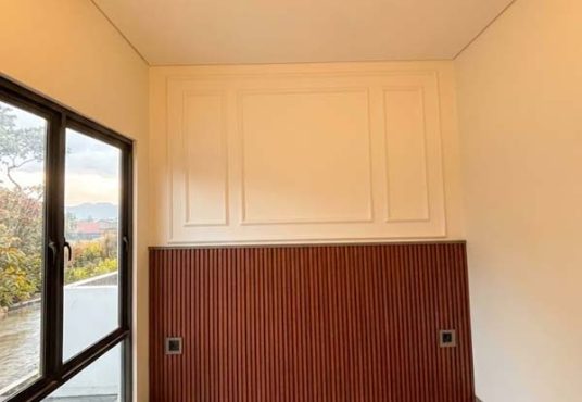 Rumah Modern Kontemporer 2 Lantai Lingkungan Premium dekat Hotel Hyatt