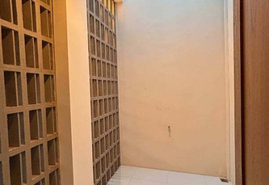 Rumah Modern Kontemporer 2 Lantai Lingkungan Premium dekat Hotel Hyatt